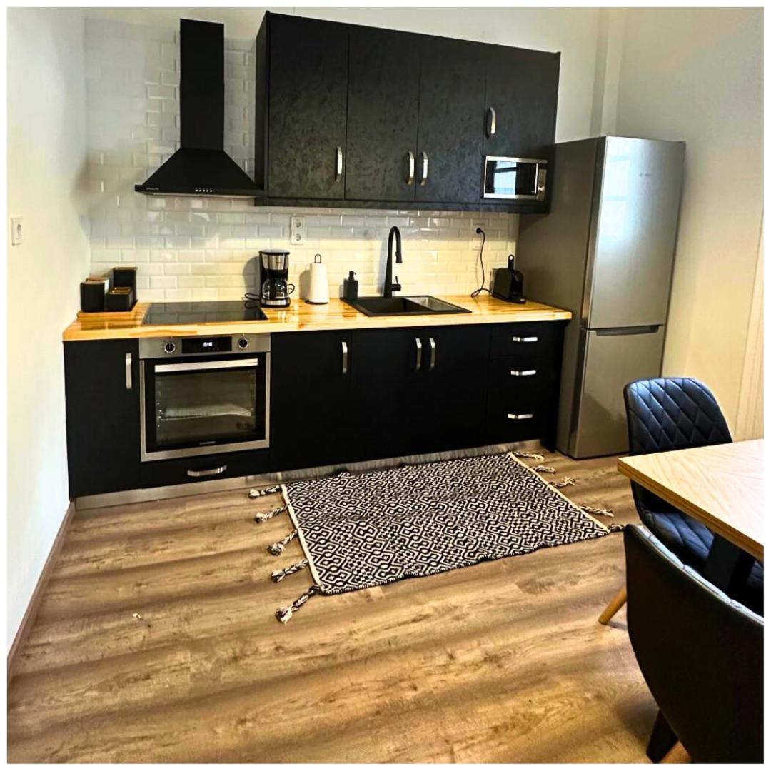 Memories Apartments Μονοκατοικία Στο Καρπενήσι Bagian luar foto